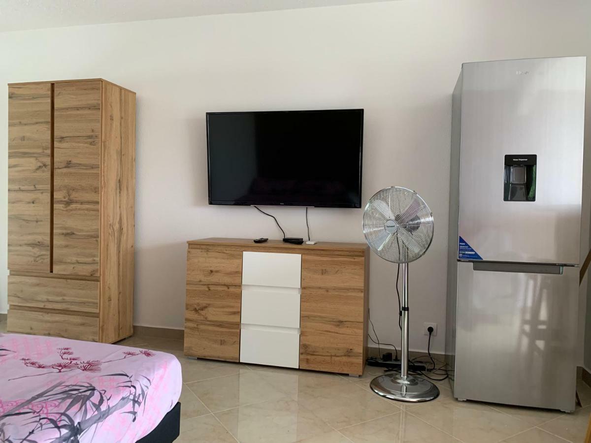 Studio ds résidence sécurisée avec vue&accès à la mer . Le Moule Esterno foto